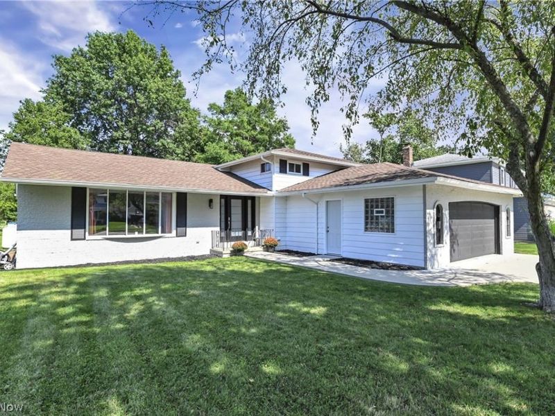 17100 Partridge Drive, Strongsville, OH 44136 Photo 2