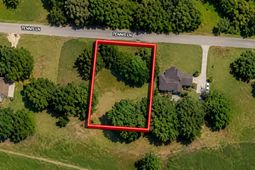 1246 Tennis Lane photo 4