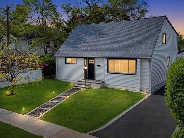 20 Howard Street , Hicksville, NY 11801