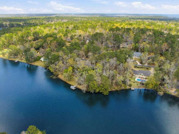 Winged Foot Drive , Tallahassee, FL 32312