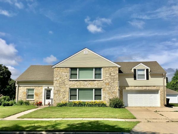 2105 Ludington AVENUE, Unit 2107, Wauwatosa, WI 53226