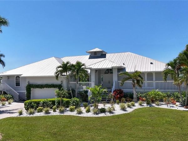 656 Coral DR , CAPE CORAL, FL 33904