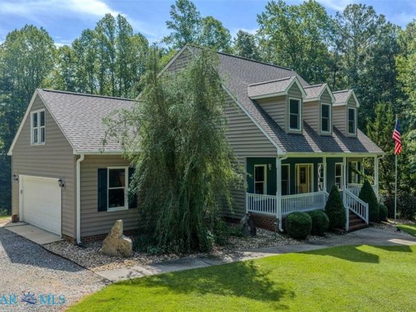 4872 Hunny Pot Lane, Gloucester, VA 23061