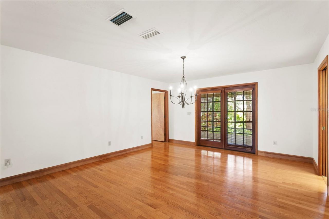 3101 Walnut Street Ne, Saint Petersburg, FL 33704 Photo
