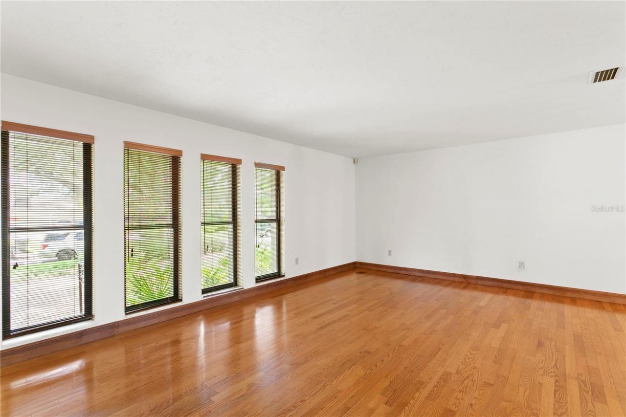 3101 Walnut Street Ne, Saint Petersburg, FL 33704 Photo