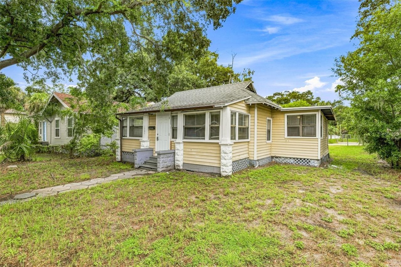 1521 12th Street S, Saint Petersburg, FL 33705 Photo