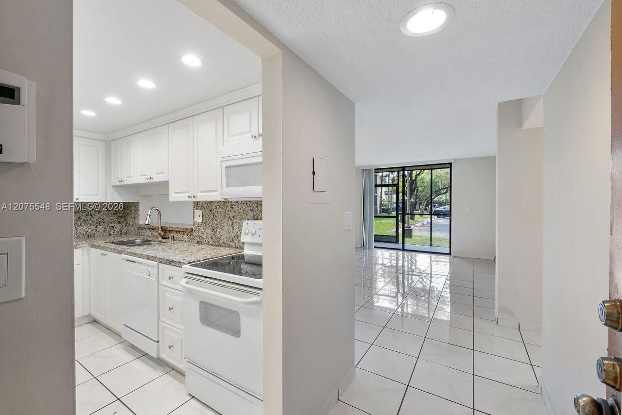 8420 SW 133rd Ave Rd, Unit 105, Miami, FL 33183 Photo