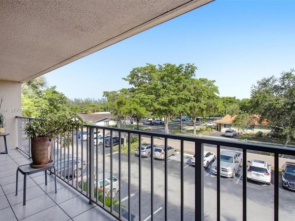 6305 Gage Pl, Unit 306-A, Miami Lakes, FL 33014
