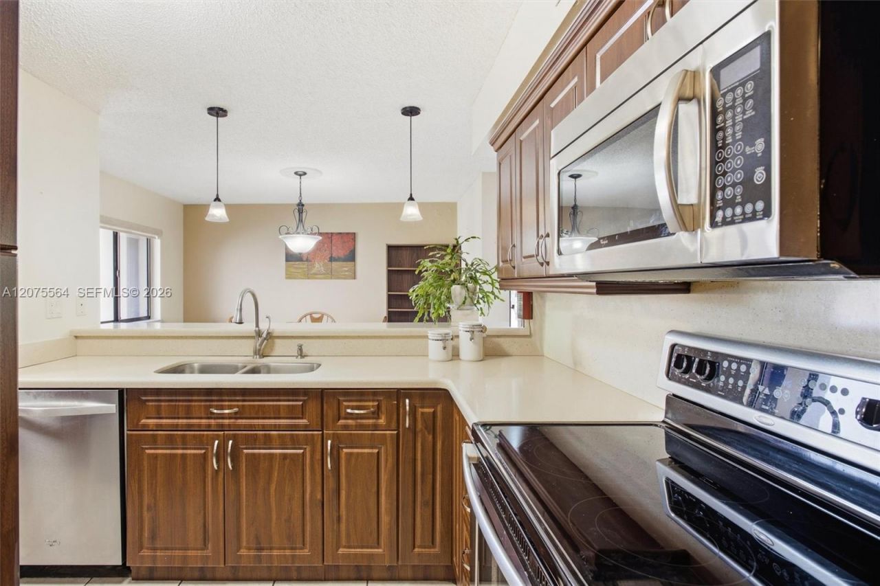 6305 Gage Pl, Unit 306-A, Miami Lakes, FL 33014 Photo
