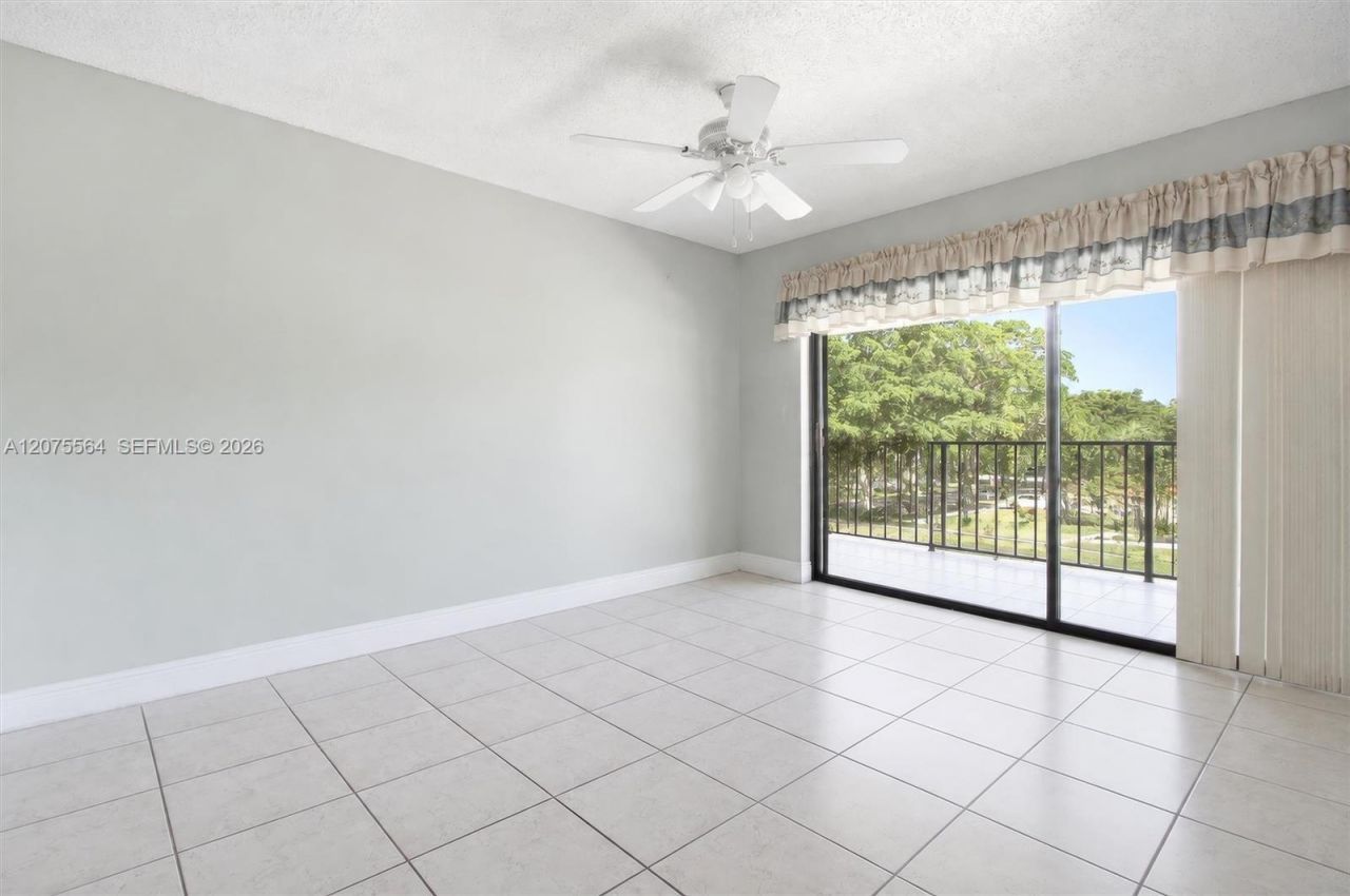 6305 Gage Pl, Unit 306-A, Miami Lakes, FL 33014 Photo