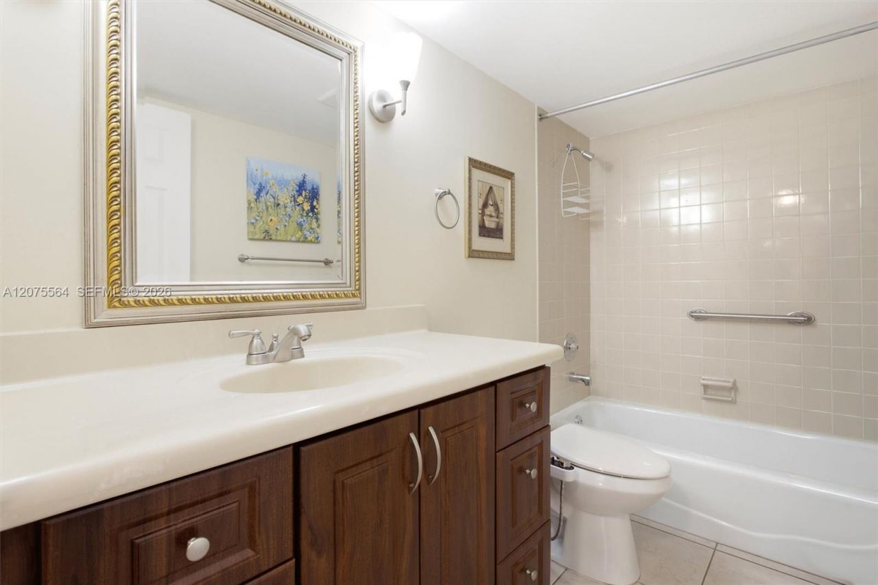 6305 Gage Pl, Unit 306-A, Miami Lakes, FL 33014 Photo