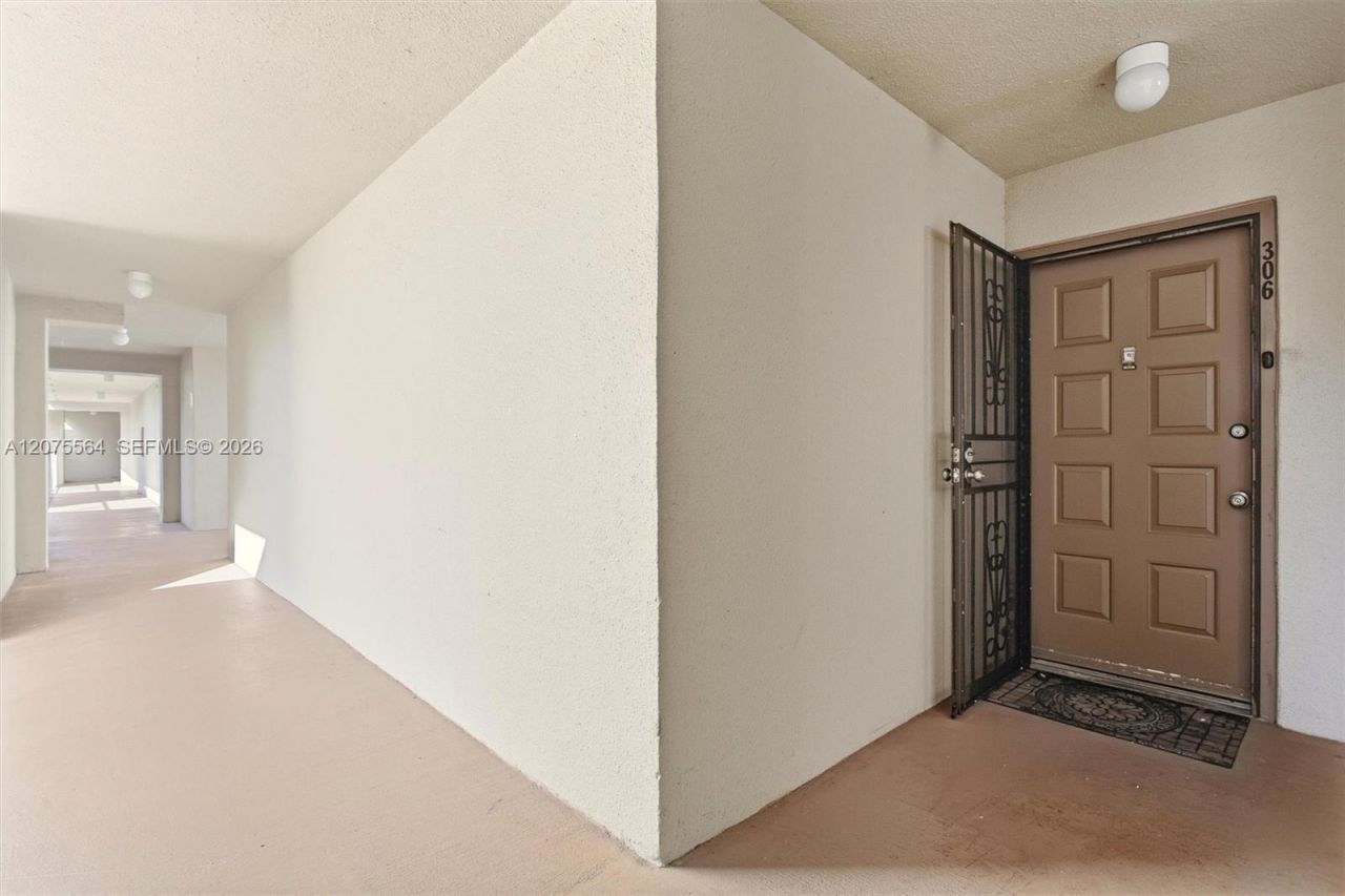 6305 Gage Pl, Unit 306-A, Miami Lakes, FL 33014 Photo