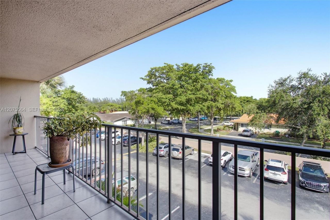 6305 Gage Pl, Unit 306-A, Miami Lakes, FL 33014 Photo