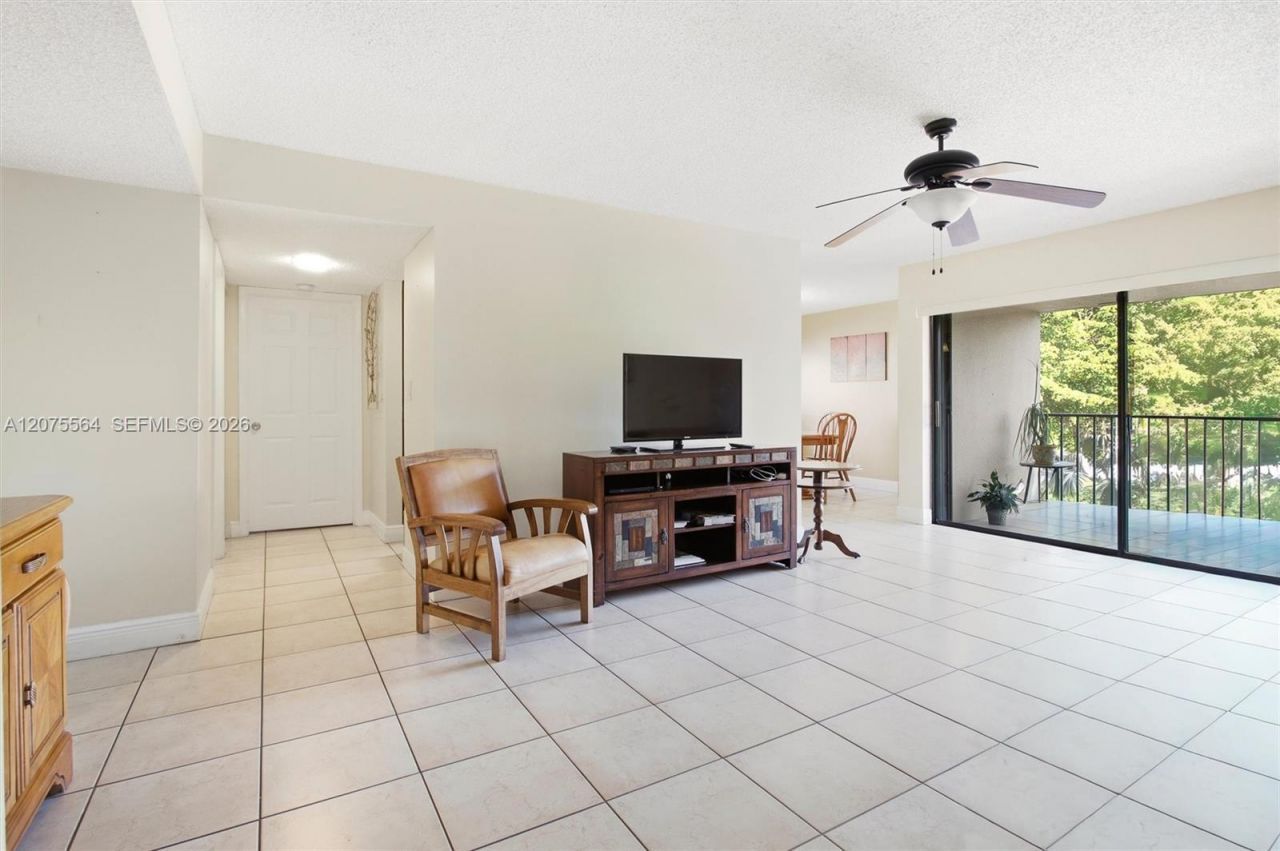 6305 Gage Pl, Unit 306-A, Miami Lakes, FL 33014 Photo