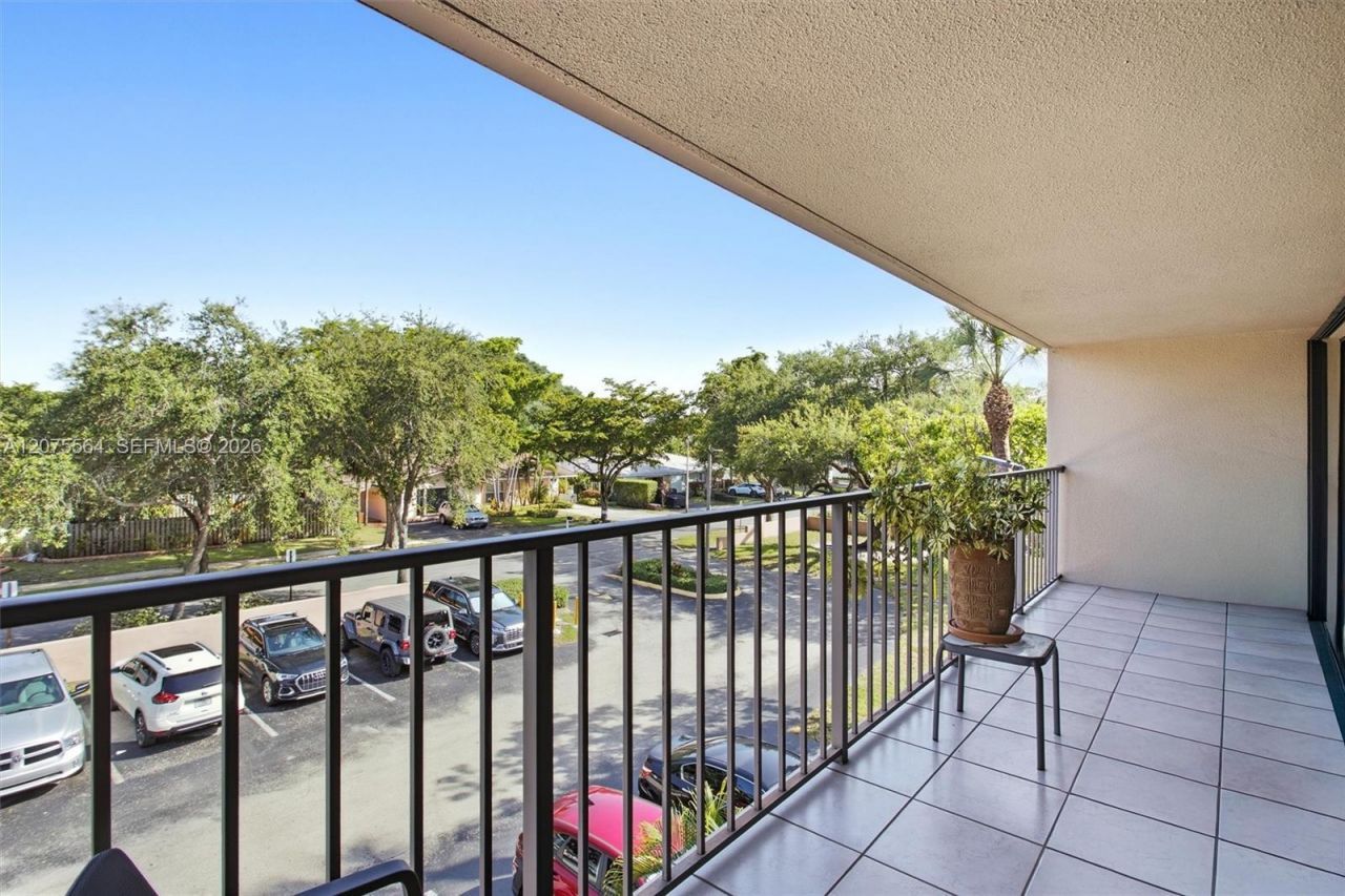 6305 Gage Pl, Unit 306-A, Miami Lakes, FL 33014 Photo