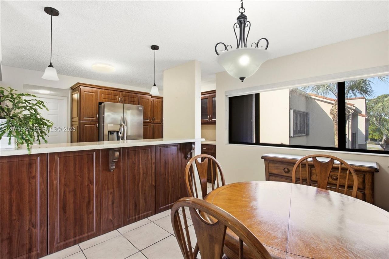6305 Gage Pl, Unit 306-A, Miami Lakes, FL 33014 Photo