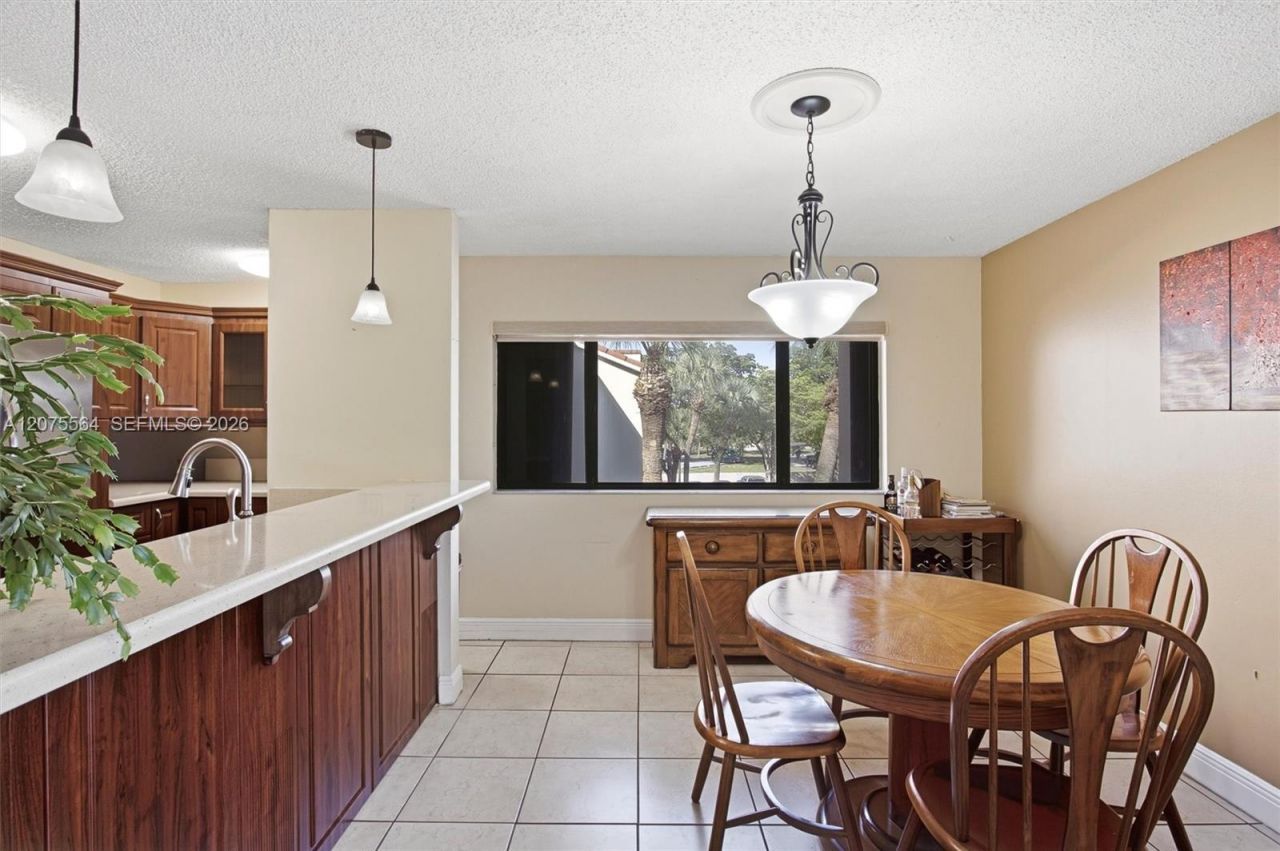 6305 Gage Pl, Unit 306-A, Miami Lakes, FL 33014 Photo