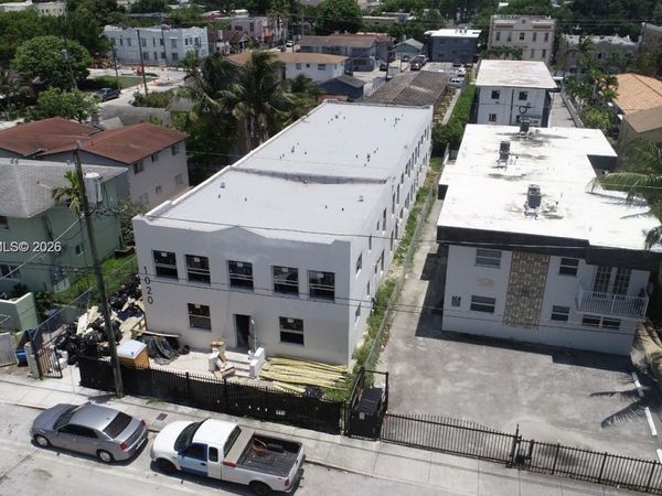 1020 SW 2nd St , Miami, FL 33130