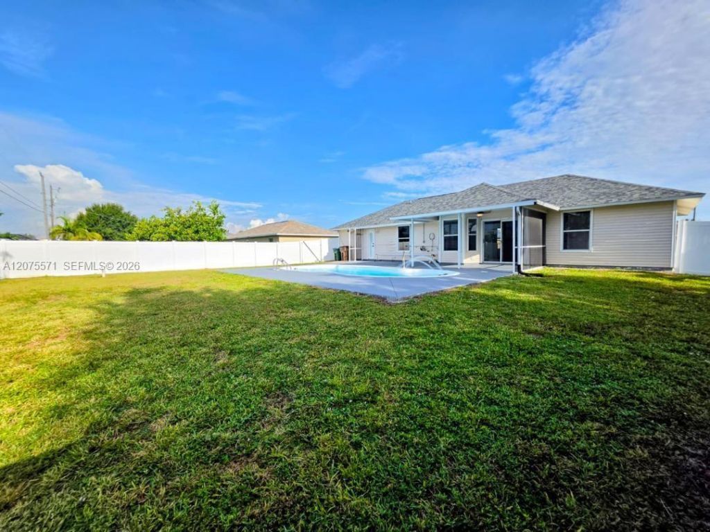 626 SW 25th Ter, Cape Coral, FL 33914 Photo