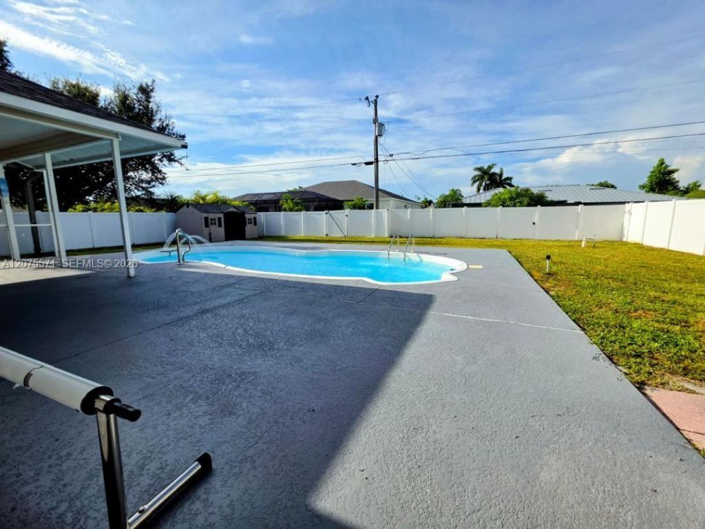 626 SW 25th Ter, Cape Coral, FL 33914 Photo