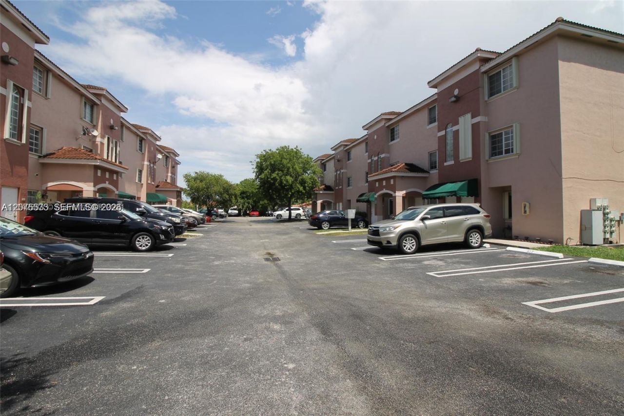 12005 SW 14th St , Unit 407-D, Miami, FL 33184 Photo