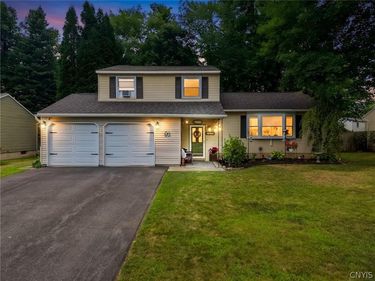 4333 Luna Course , Liverpool, NY 13090