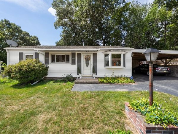136 Laurie Ln, Lowell, MA 01854