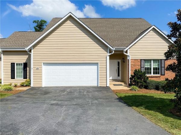 375 Hollybrook Drive , Bermuda Run, NC 27006