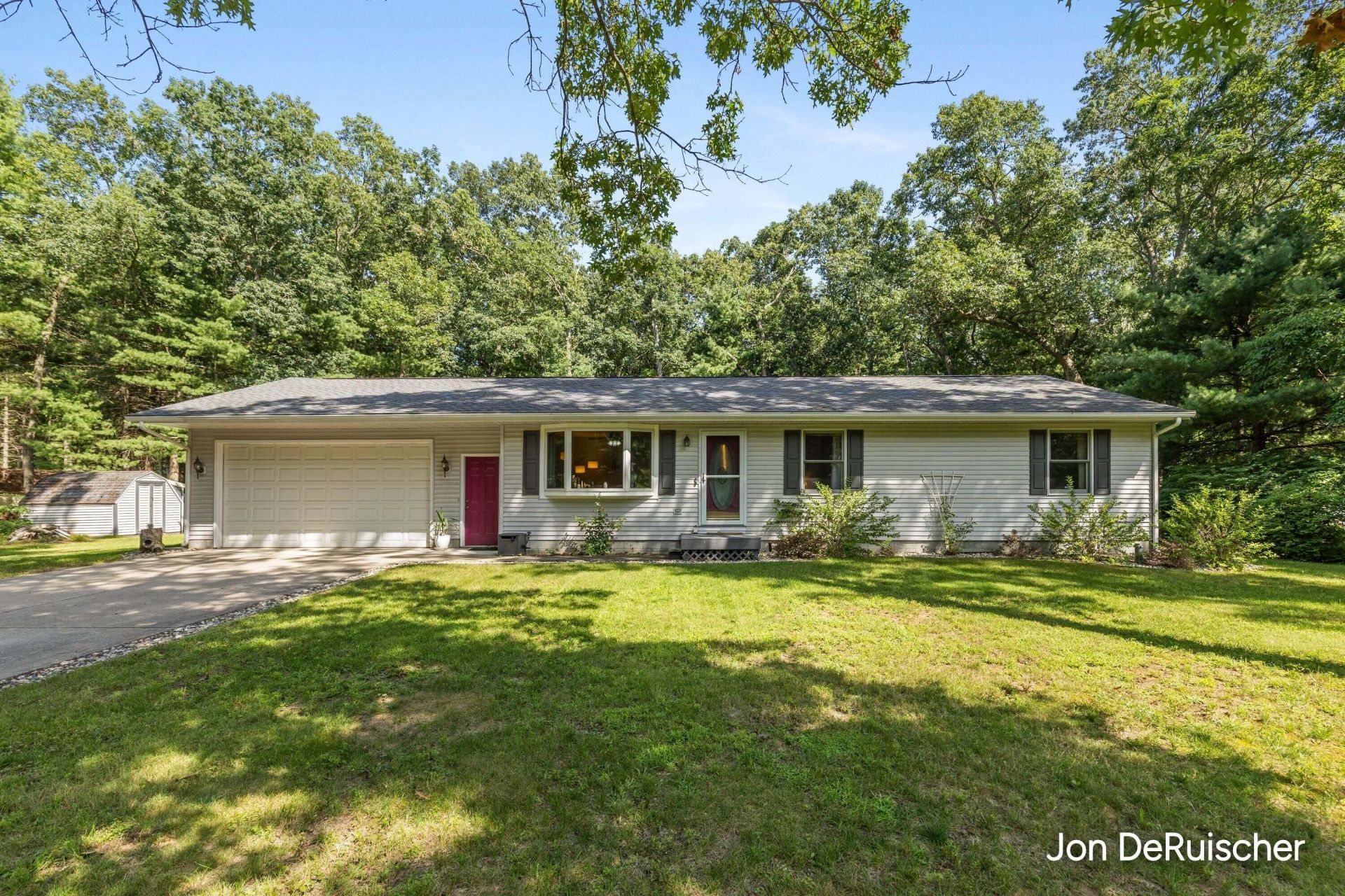 572 Stevenscott Drive, Muskegon, MI 49442 Main Photo
