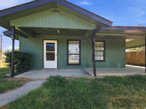 216 N Tom, Poth, TX 78147