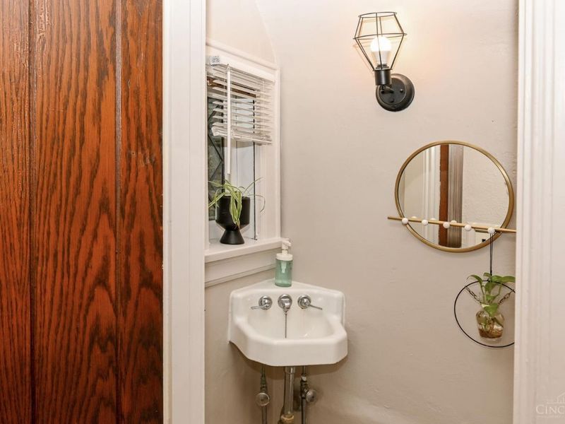 6093 Belmont Avenue, Cincinnati, OH 45224 Photo 9