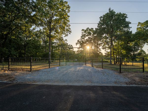 1 N 4450 Road, Locust Grove, OK 74352