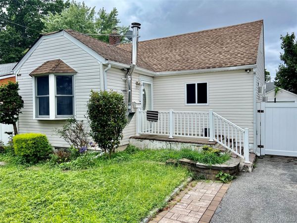 320 Maplegrove Avenue , Uniondale, NY 11553