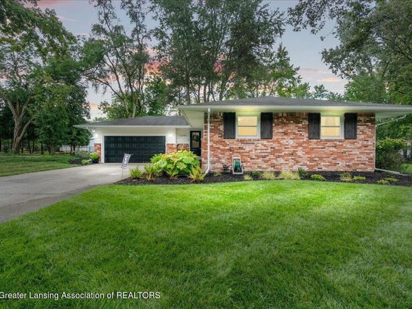 2691 Blue Haven Court, East Lansing, MI 48823