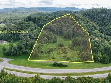 999 Turkey Creek Road, Flat Lick, KY 40935