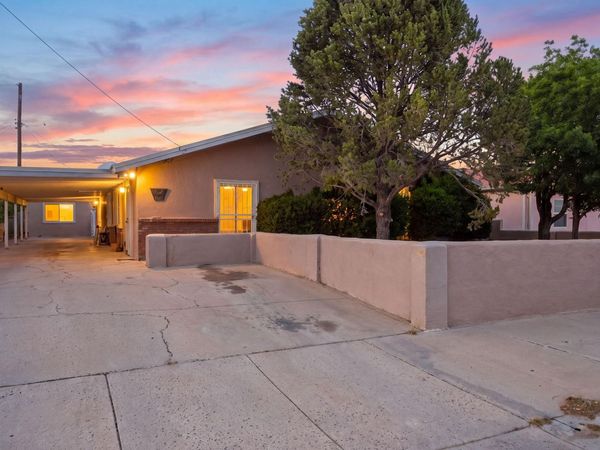 5607 Alta Vista Court SW, Albuquerque, NM 87105
