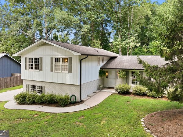 670 Robinhood Trail, Gainesville, GA 30501