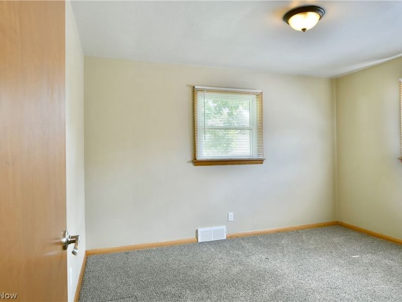 459 Peters Drive , Campbell, OH 44405 Photo 22