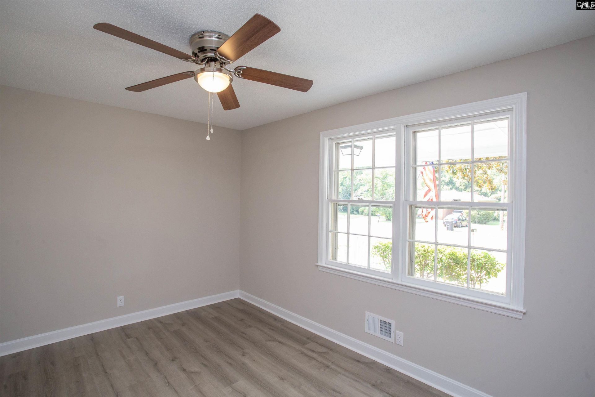 2129 Arrowwood Road W Photo 17