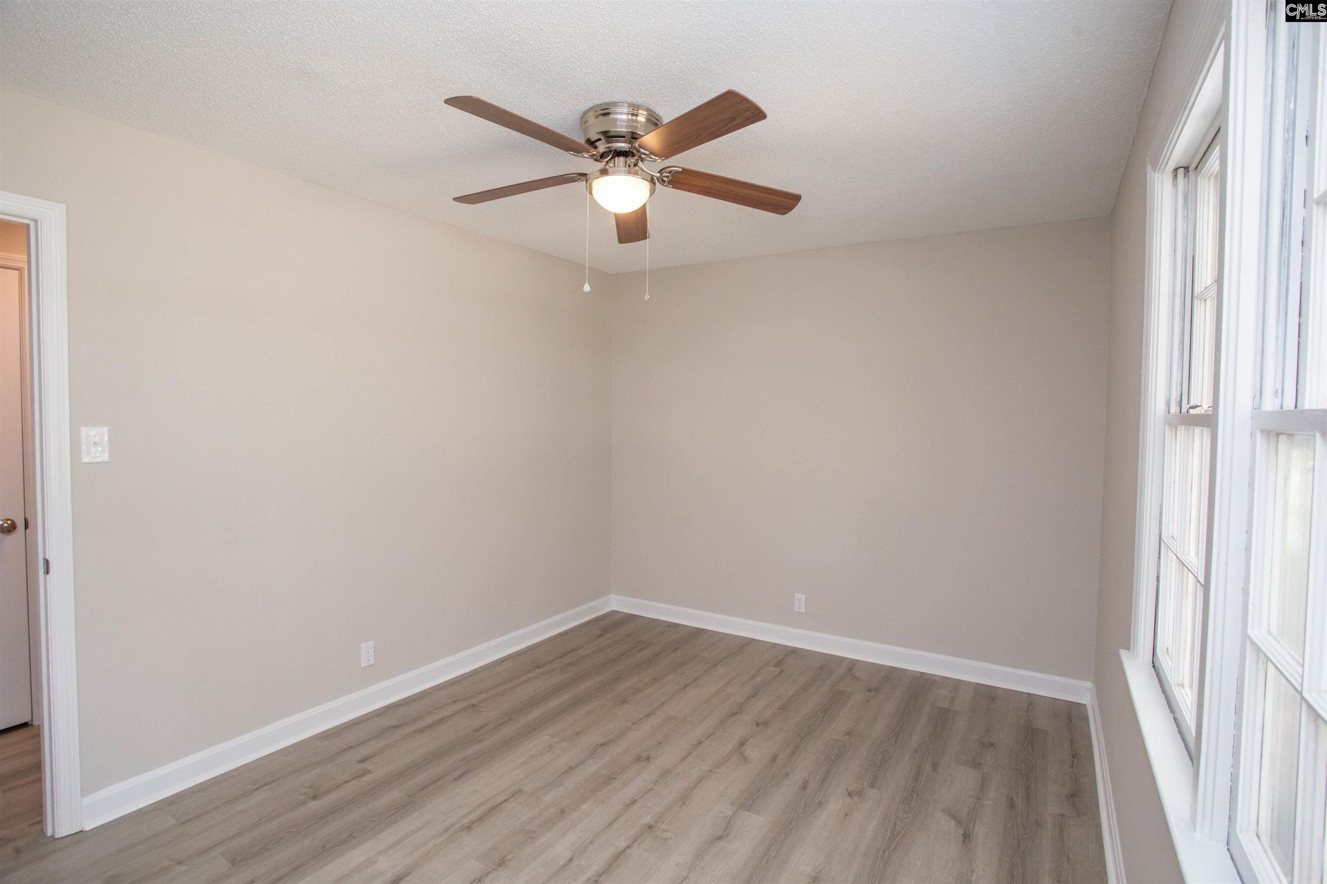 2129 Arrowwood Road W Photo 18