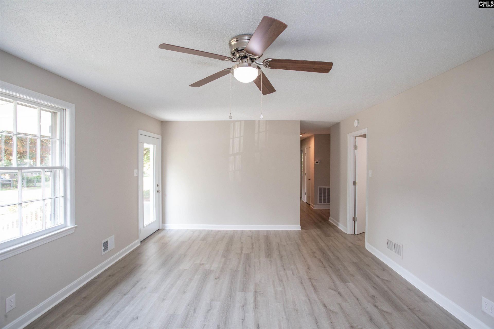 2129 Arrowwood Road W Photo 4