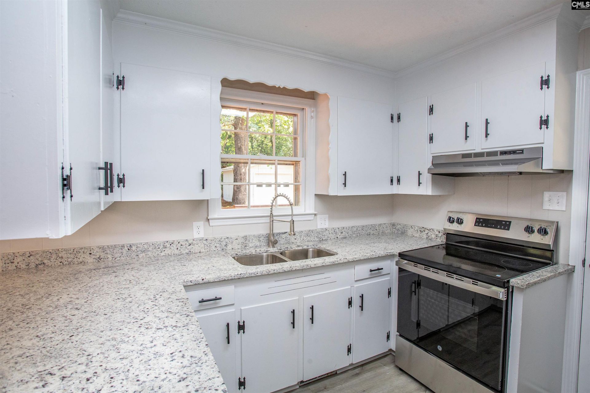 2129 Arrowwood Road W Photo 7