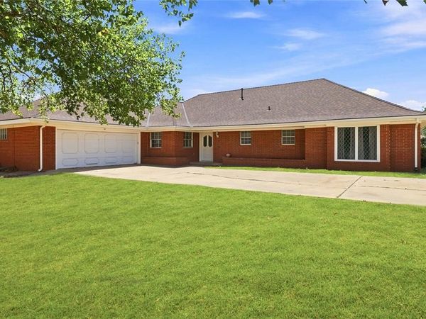 120 Gaynelle Lane, Hobart, OK 73651