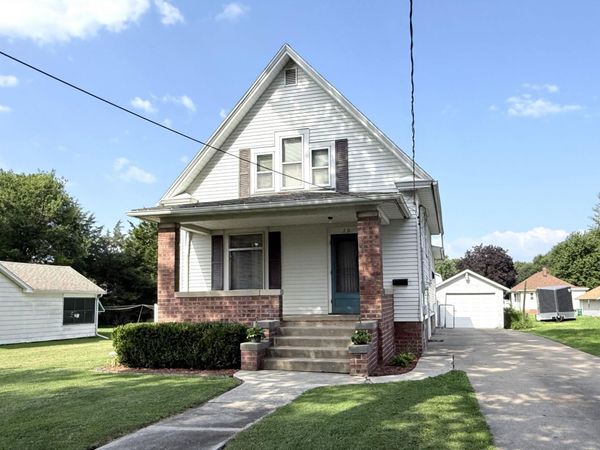 70 LAKE Street, Galesburg, IL 61401
