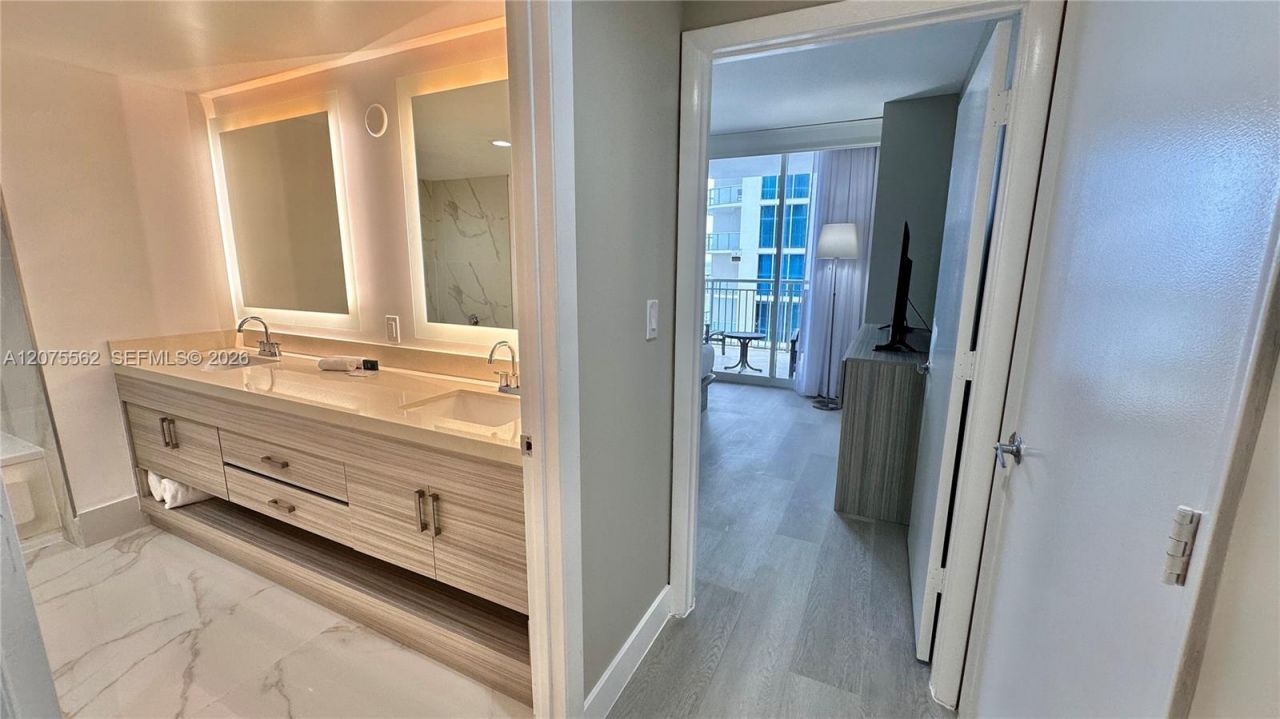 17375 Collins Ave , Unit 2003, Sunny Isles Beach, FL 33160 Photo