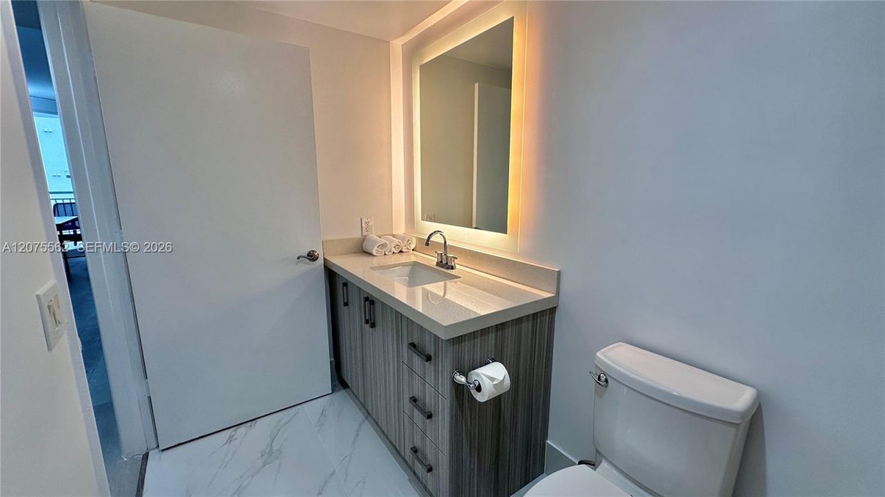 17375 Collins Ave , Unit 2003, Sunny Isles Beach, FL 33160 Photo