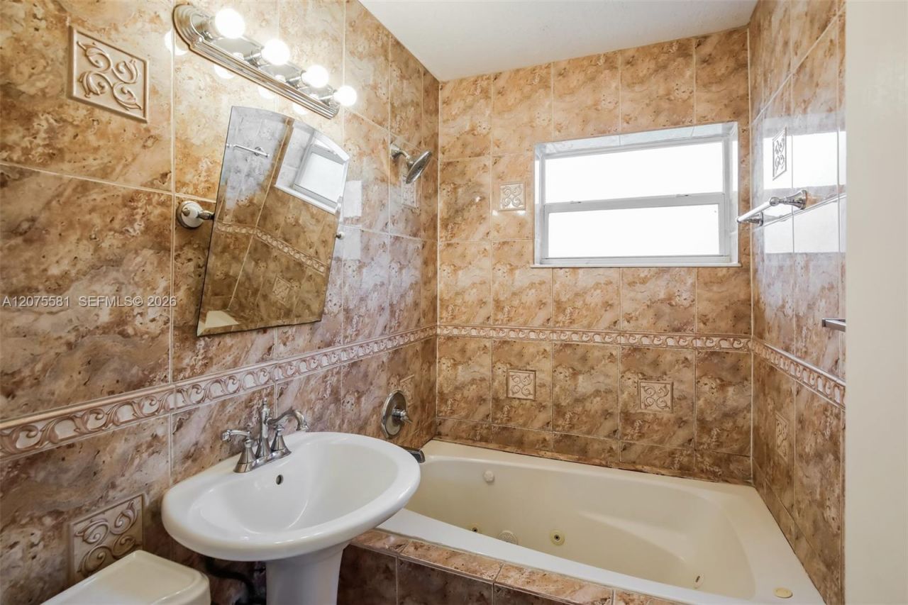 3321 NW 177th Ter , Miami Gardens, FL 33056 Photo