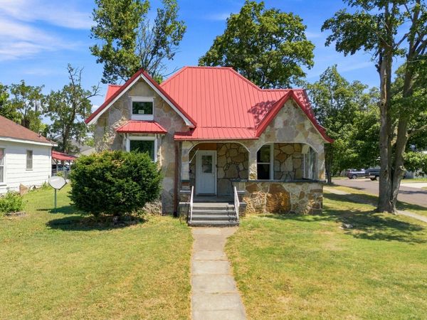 401 2nd Street , Monett, MO 65708