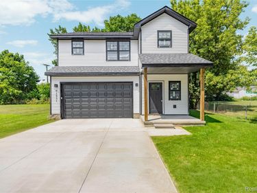 42431 N Walnut Street , Clinton Township, Mi 48036