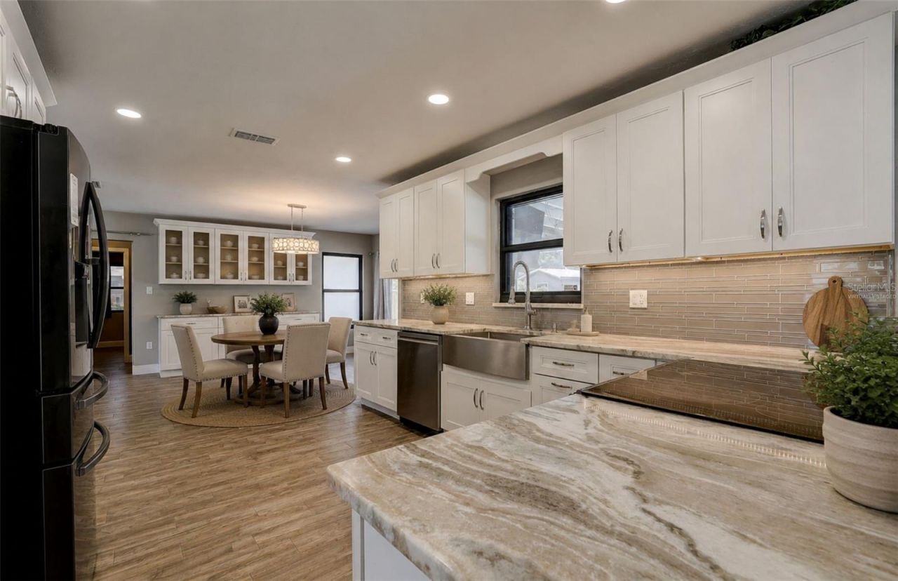 323 Suwanee Avenue, Sarasota, FL 34243 Photo